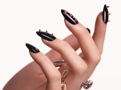 AllureFall2023NailArtTrends_GelExtensionsvsAcrylicNails